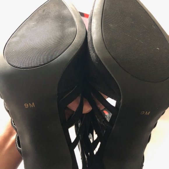 G by GUESS Dareful Faux Suede Black Heels 9M - Picture 4 of 5